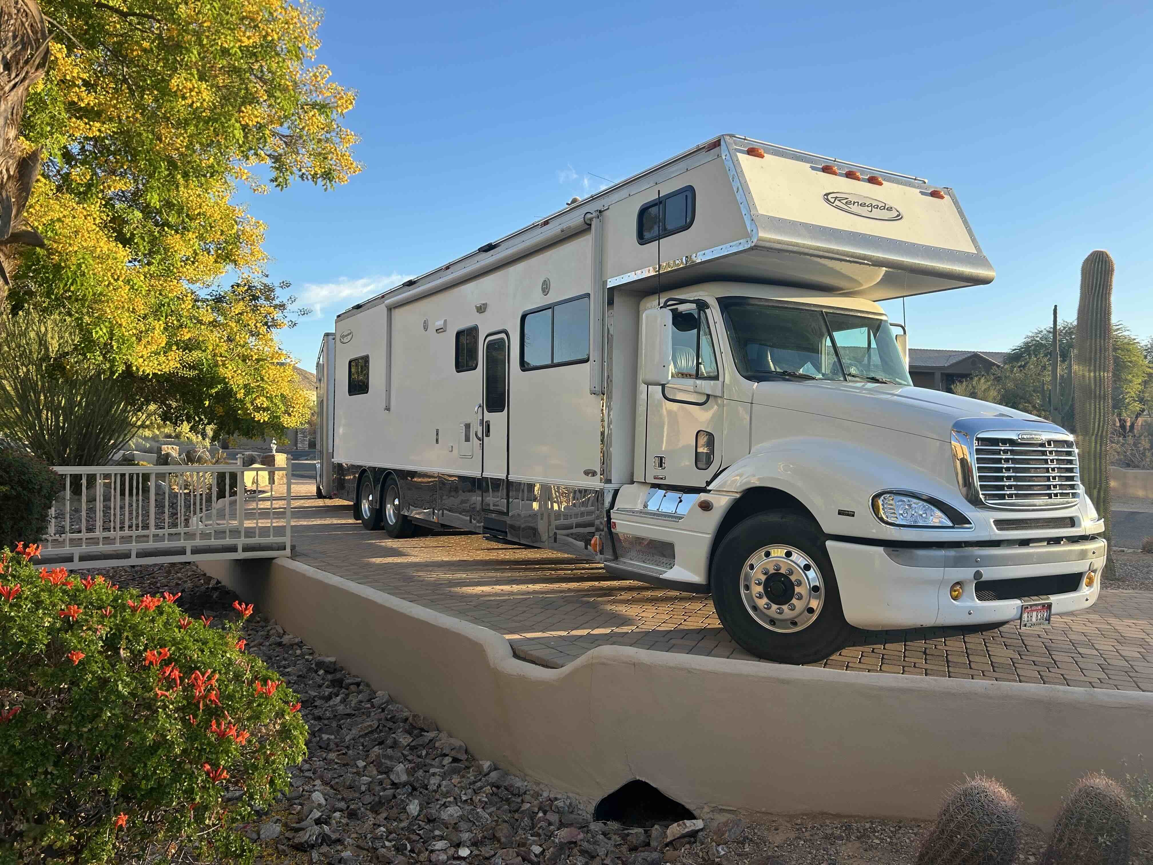 2008 Renegade CLASSIC 3200XM RV