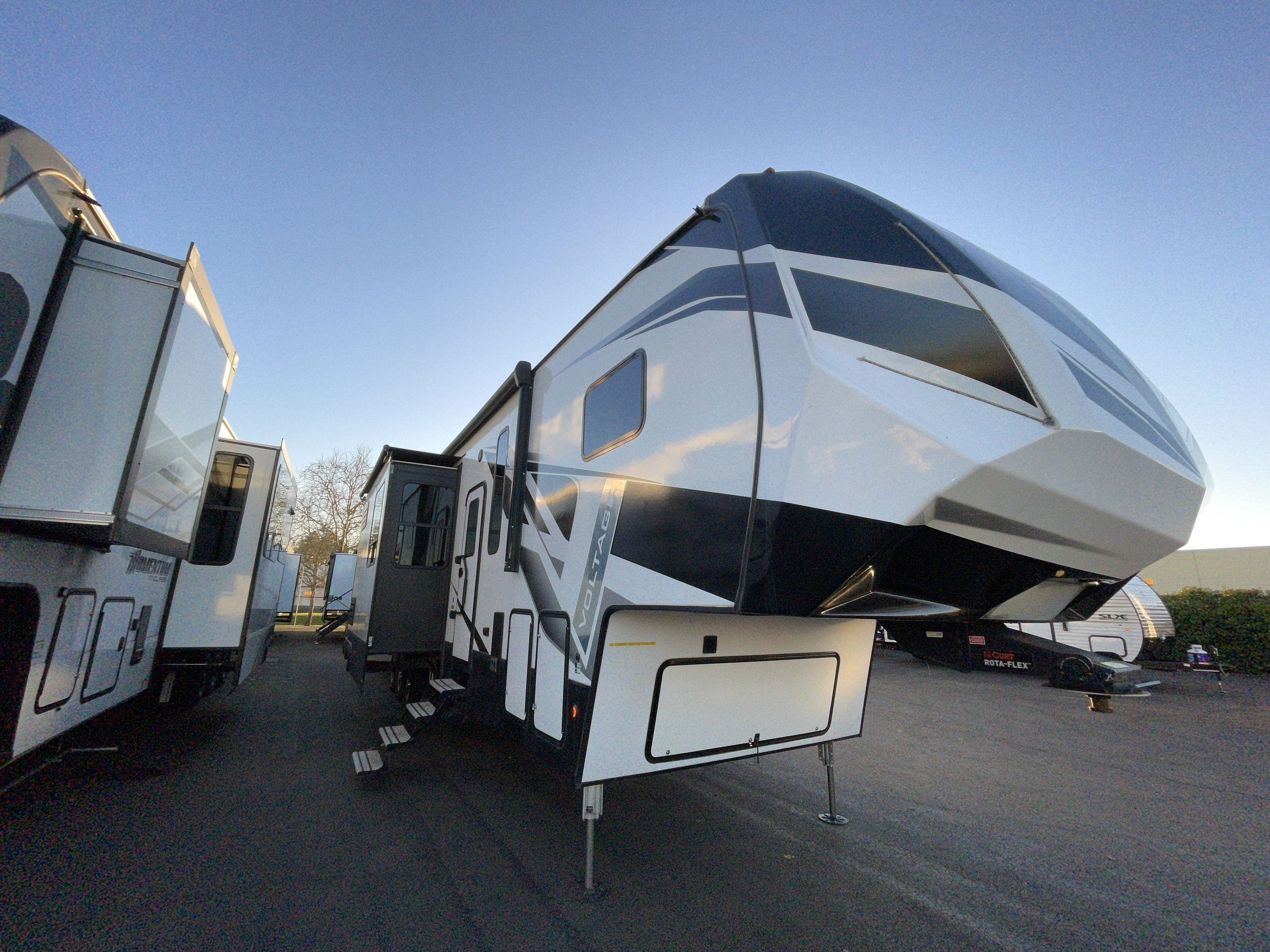 Dutchmen Voltage Triton 4191 Toy Haulers For Sale - RV Trader
