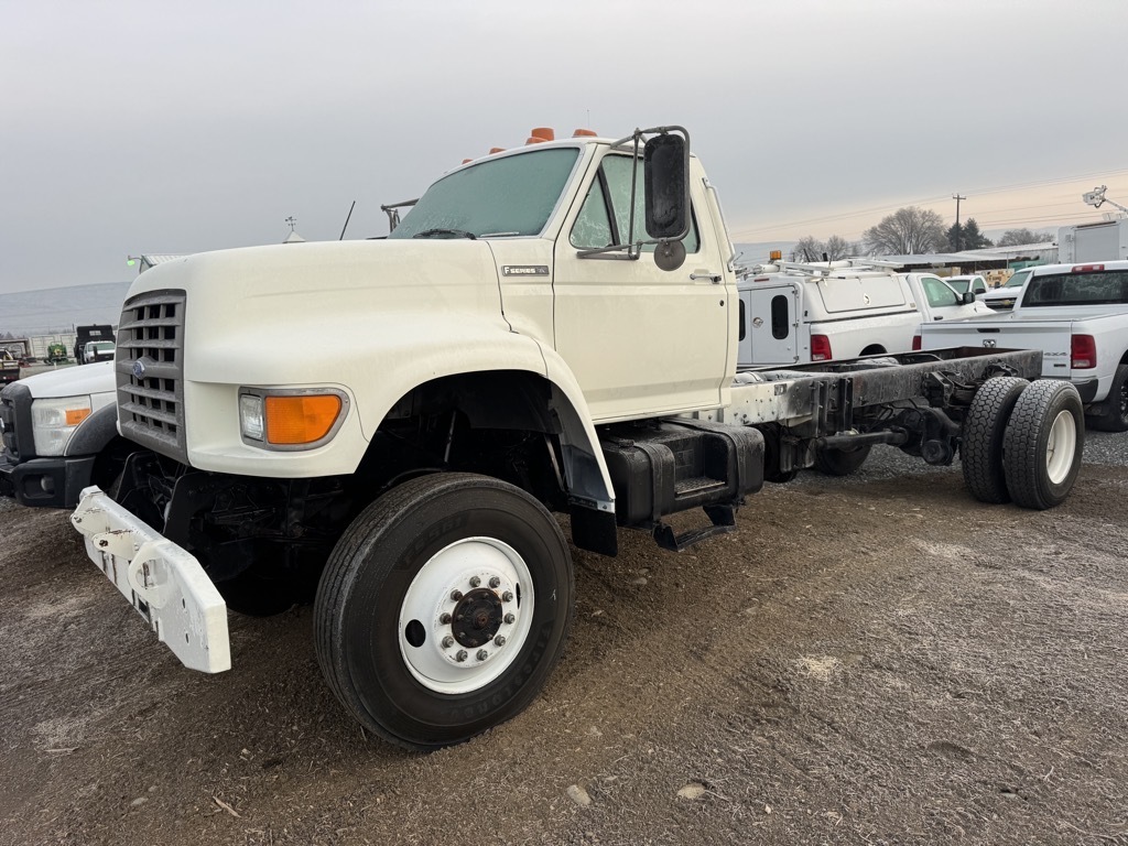 1995 FORD 4x4 f800 in Yakima, WA