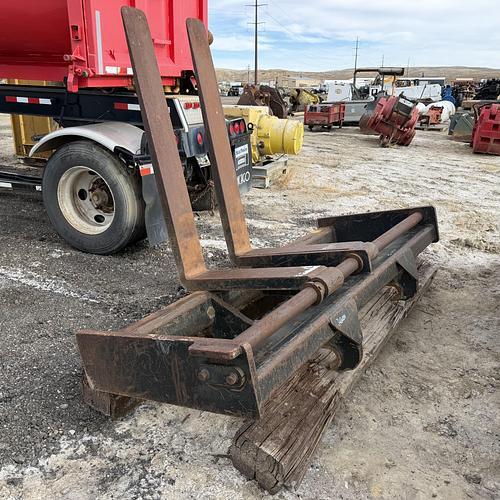 CATERPILLAR 5' Loader Fork Attachment in Mineral Wells, TX