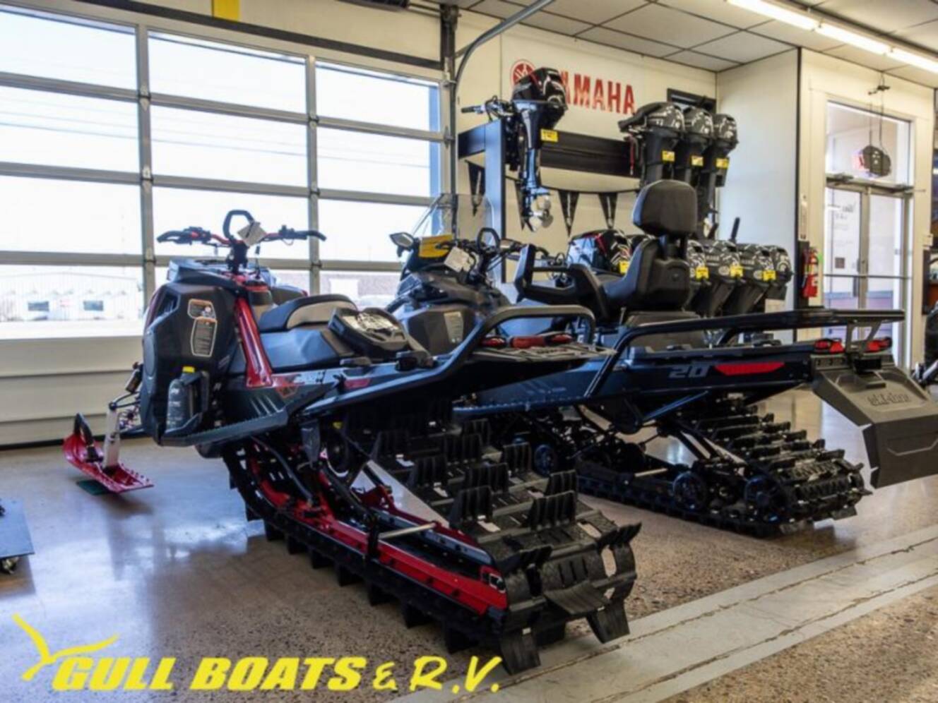 A photo of this 2026 Ski-Doo LYNX SDTD SHREDDER 3900