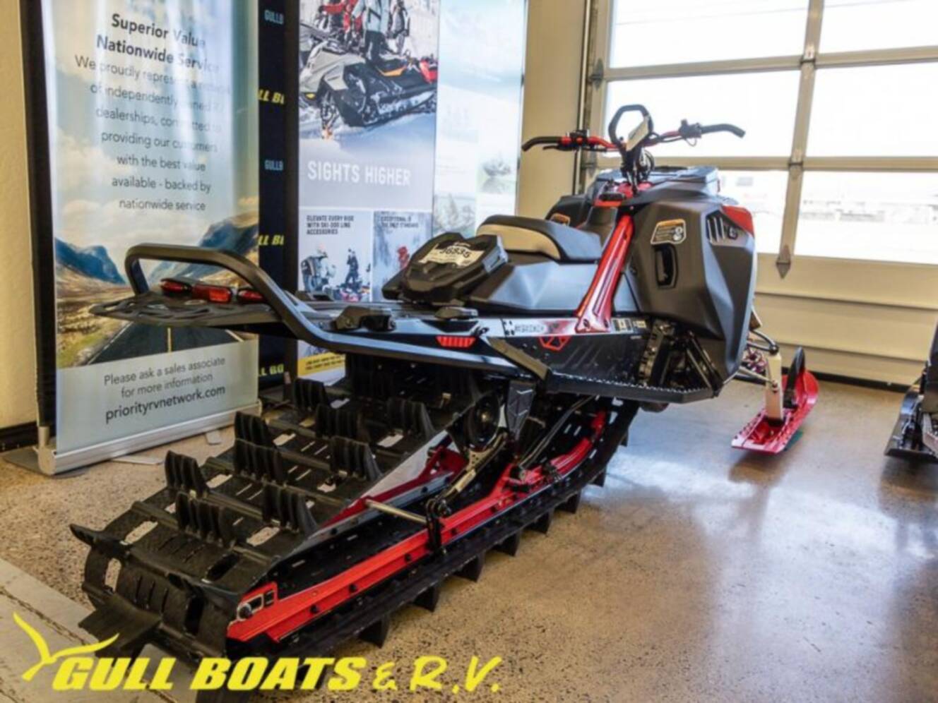 A photo of this 2026 Ski-Doo LYNX SDTD SHREDDER 3900
