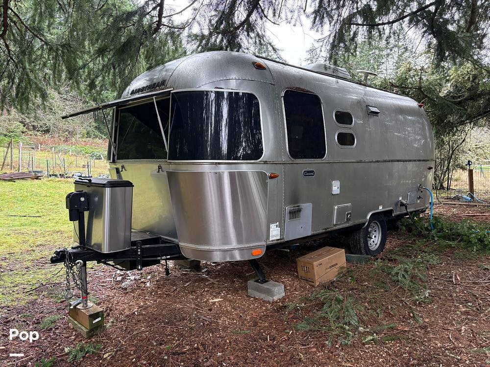 2020 Airstream Caravel 22FB in clinton WA
