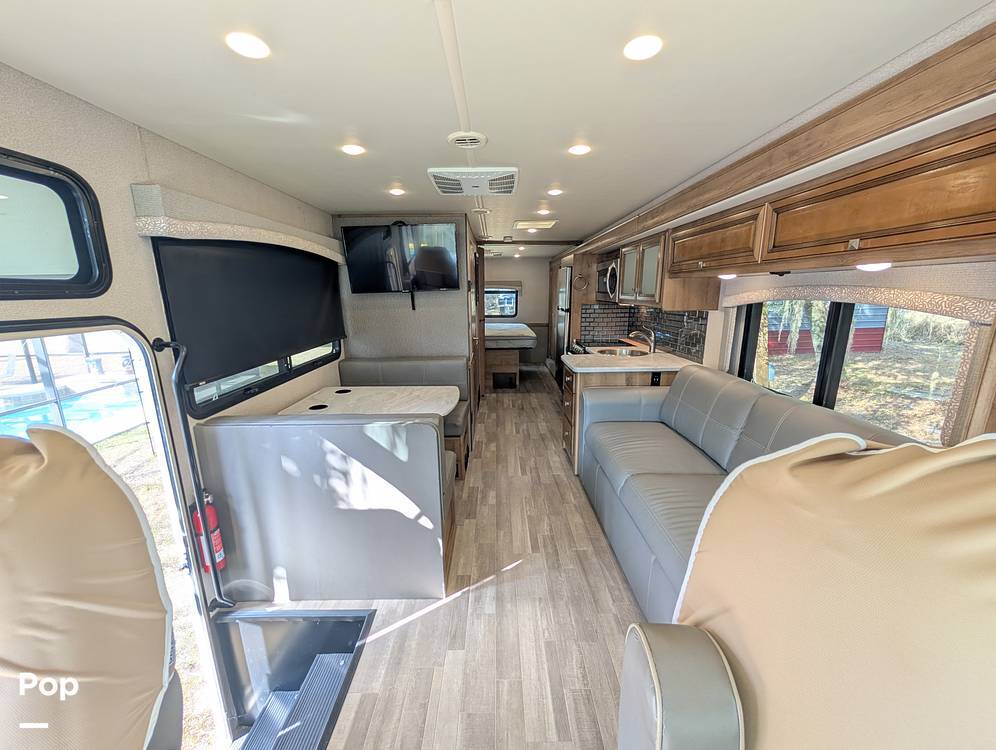 2020 Fleetwood Flair 29M in mims FL