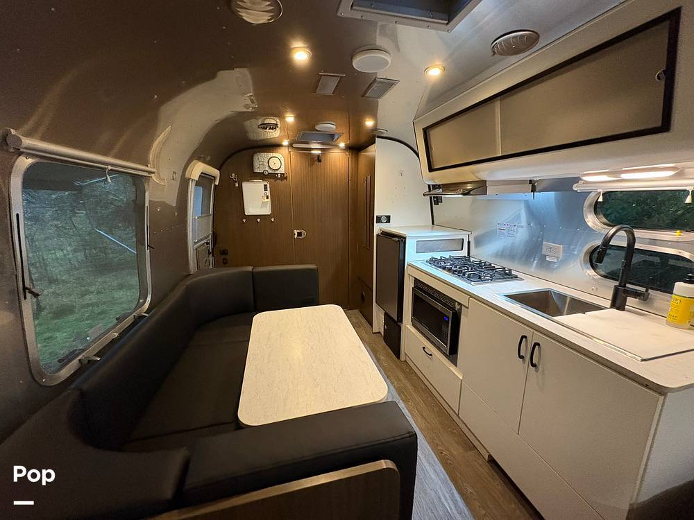 2020 Airstream Caravel 22FB in clinton WA
