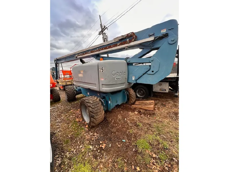2011 GENIE Z80/60