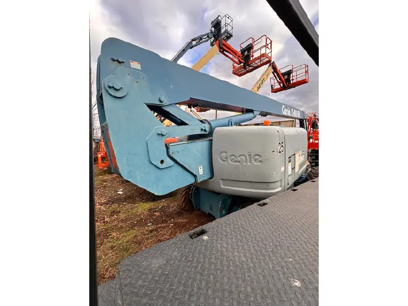 2011 GENIE Z80/60