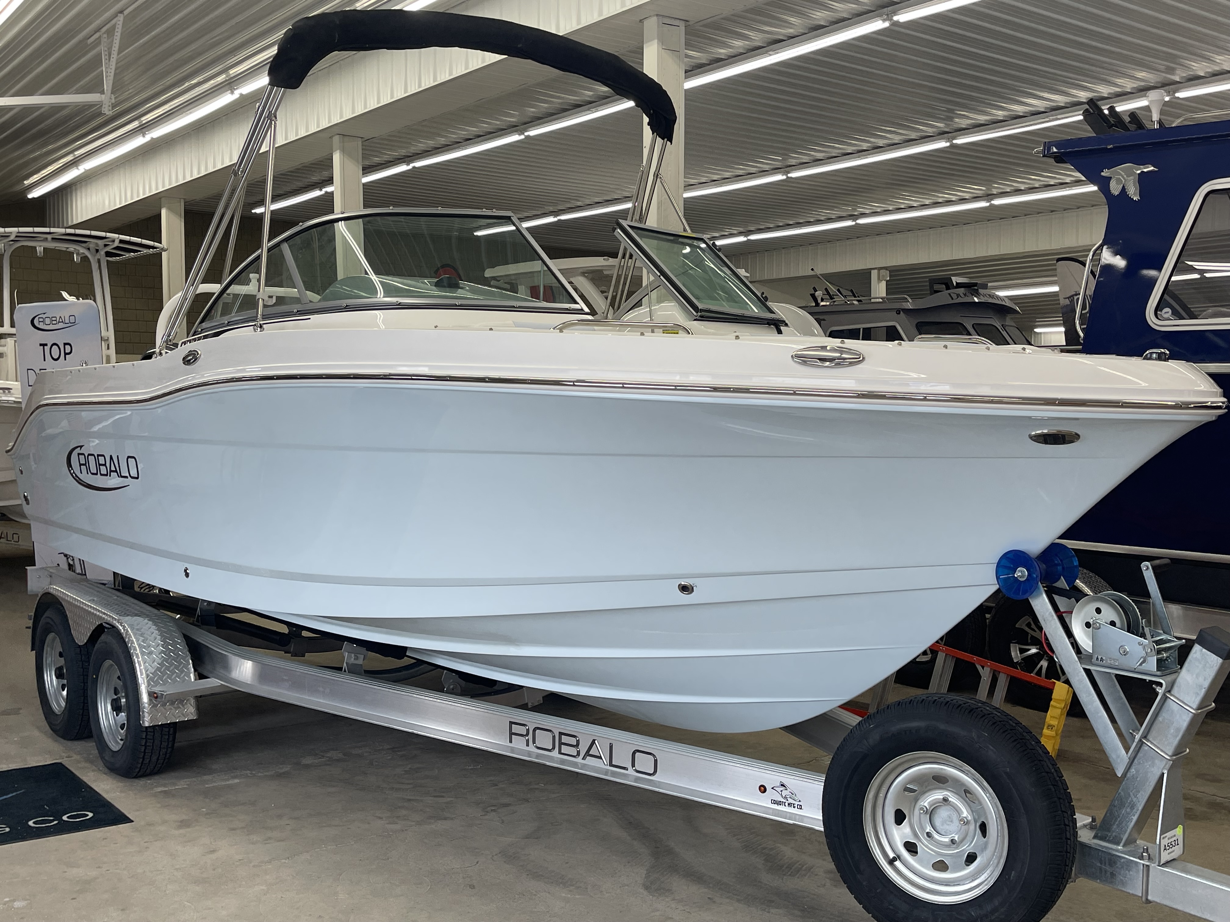 2026 Robalo R207 DC NAN in port clinton OH