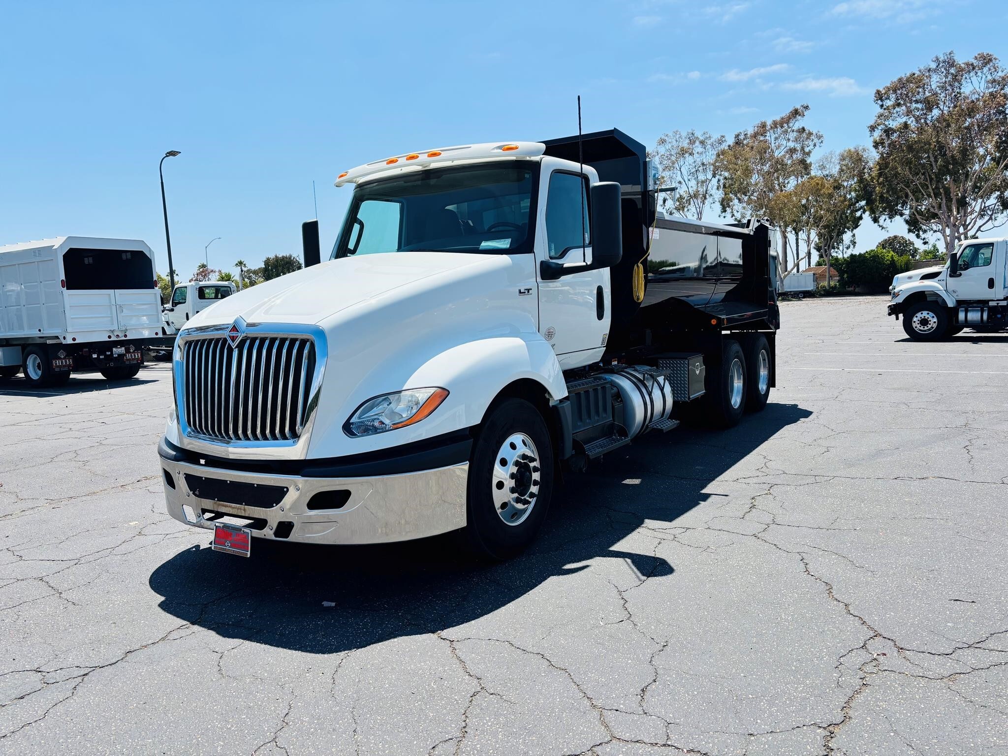 2020 INTERNATIONAL LT in Bakersfield, CA
