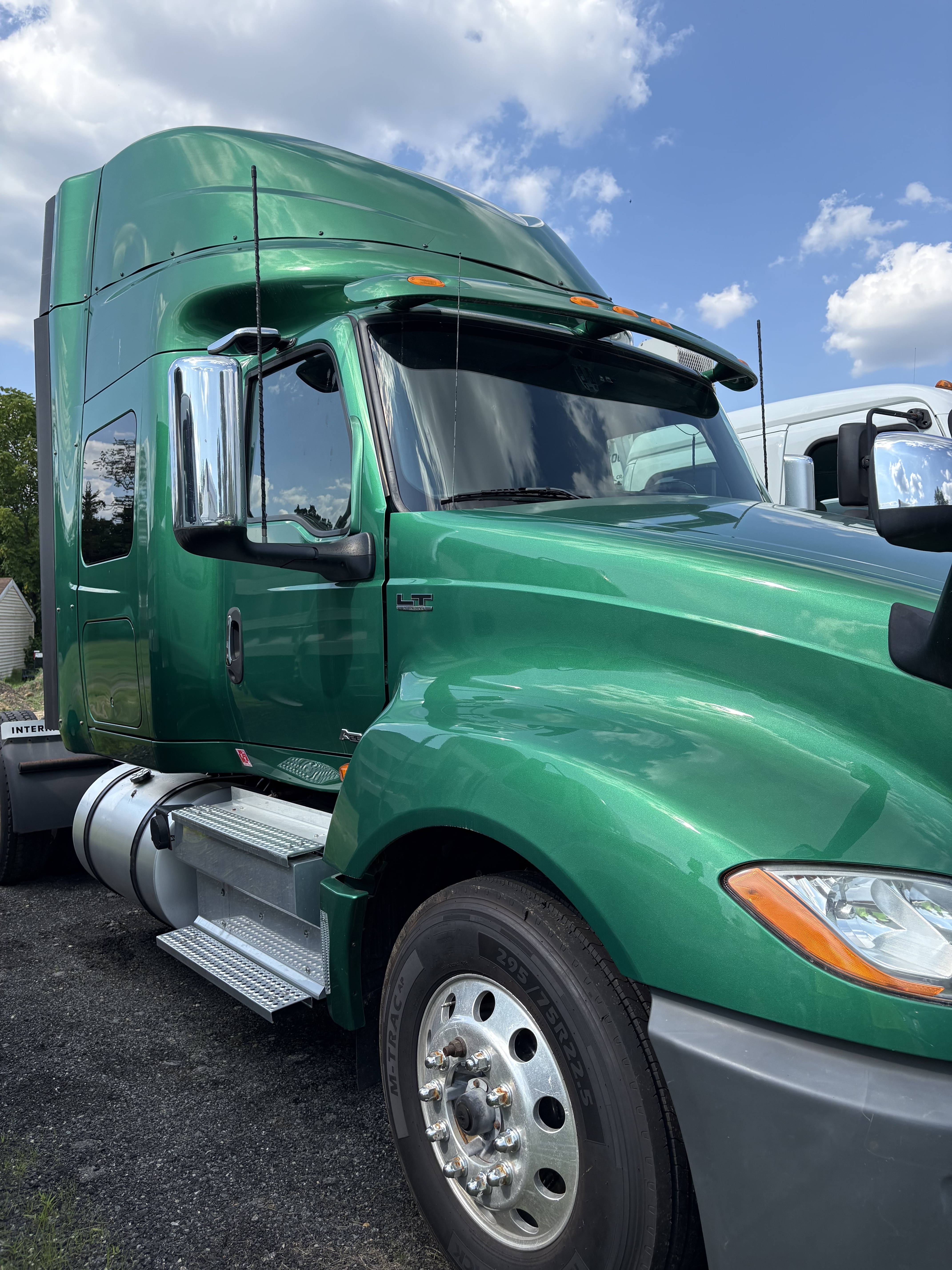 2018 INTERNATIONAL Lt625 in Haddon Township, NJ