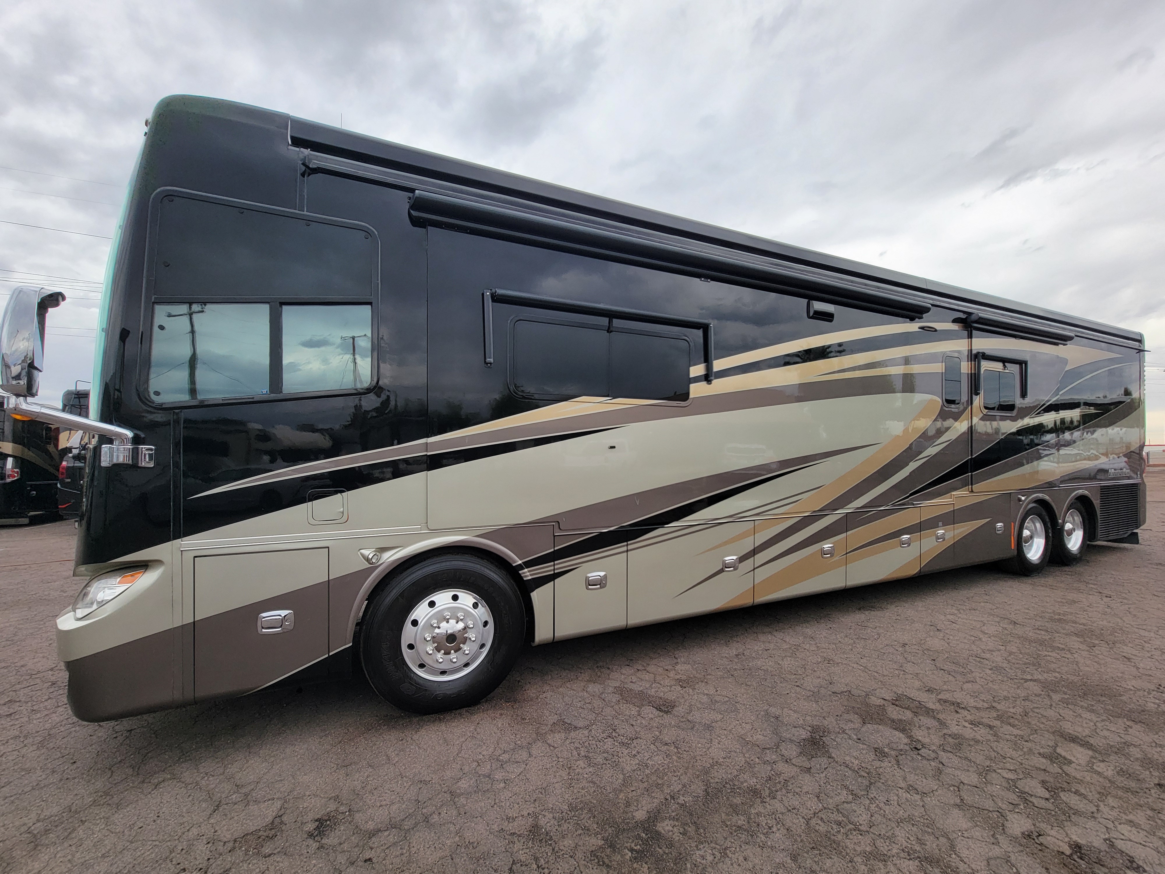 2015 Tiffin Motorhomes ALLEGRO BUS 45 LP Class A Diesel Motorhome - Diesel Pusher RV
