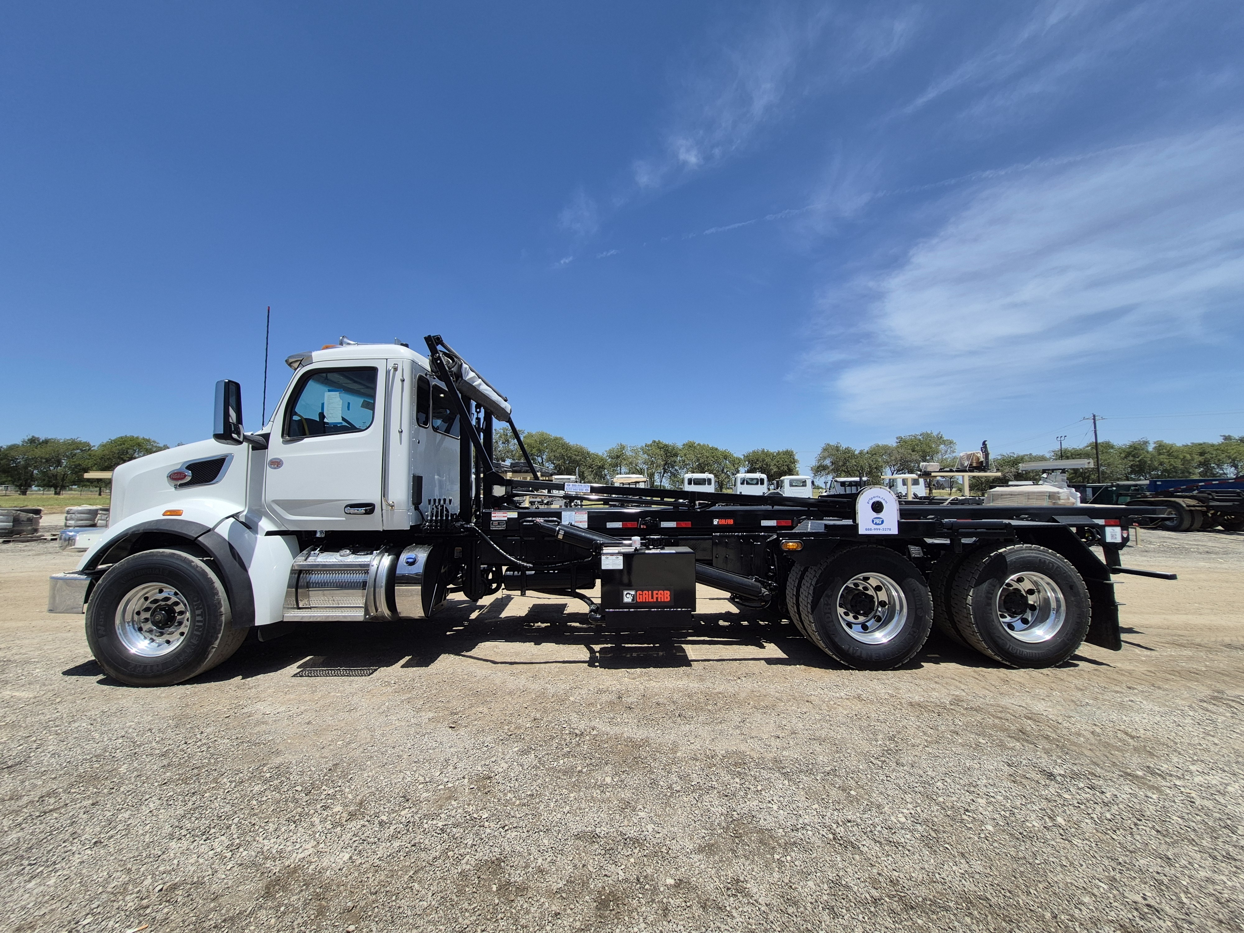 2025 PETERBILT 567 in Rhome, TX