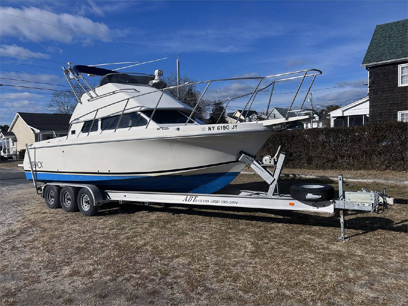 A photo of this 2000 Skipjack 262