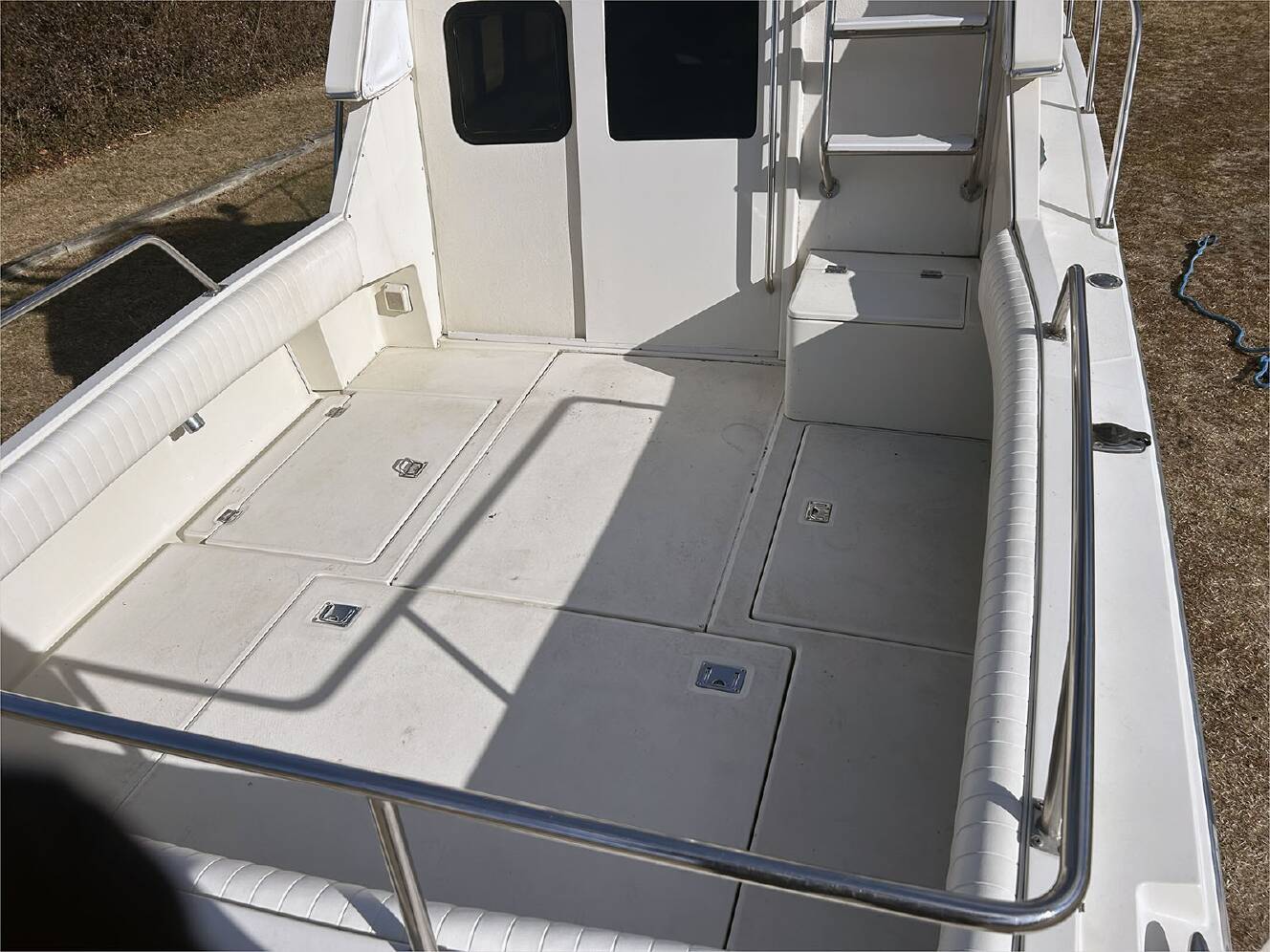 A photo of this 2000 Skipjack 262