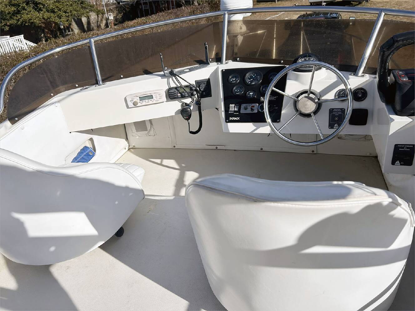 A photo of this 2000 Skipjack 262