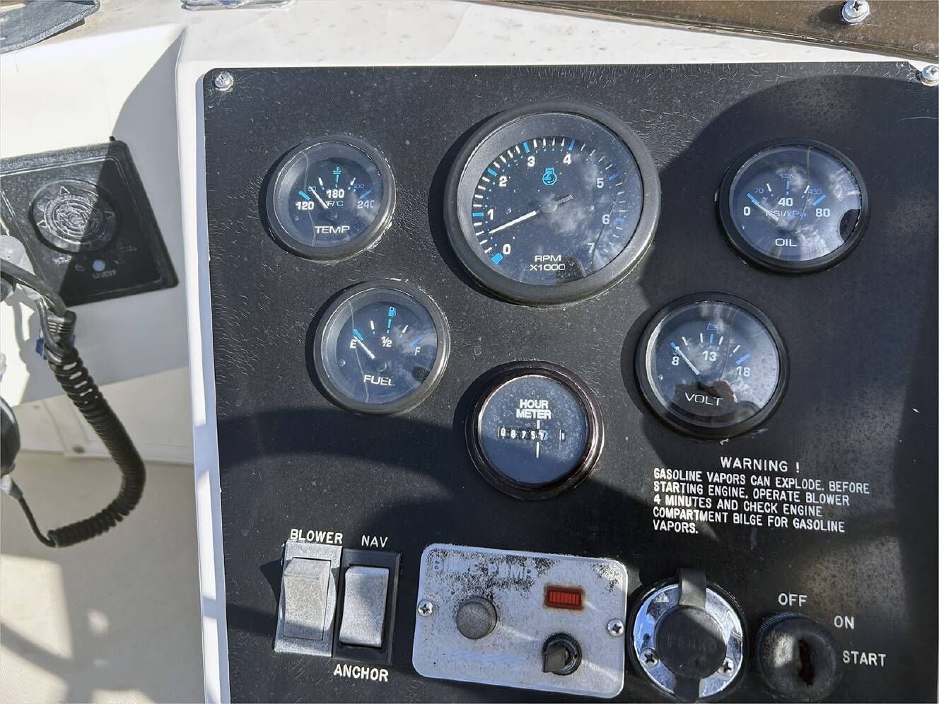A photo of this 2000 Skipjack 262