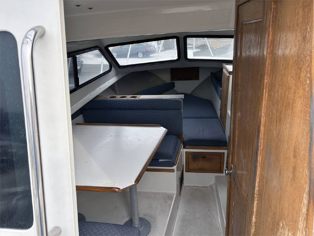 A photo of this 2000 Skipjack 262