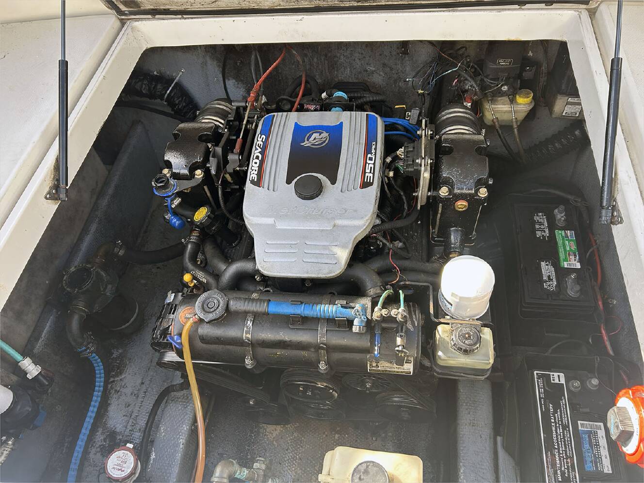 A photo of this 2000 Skipjack 262