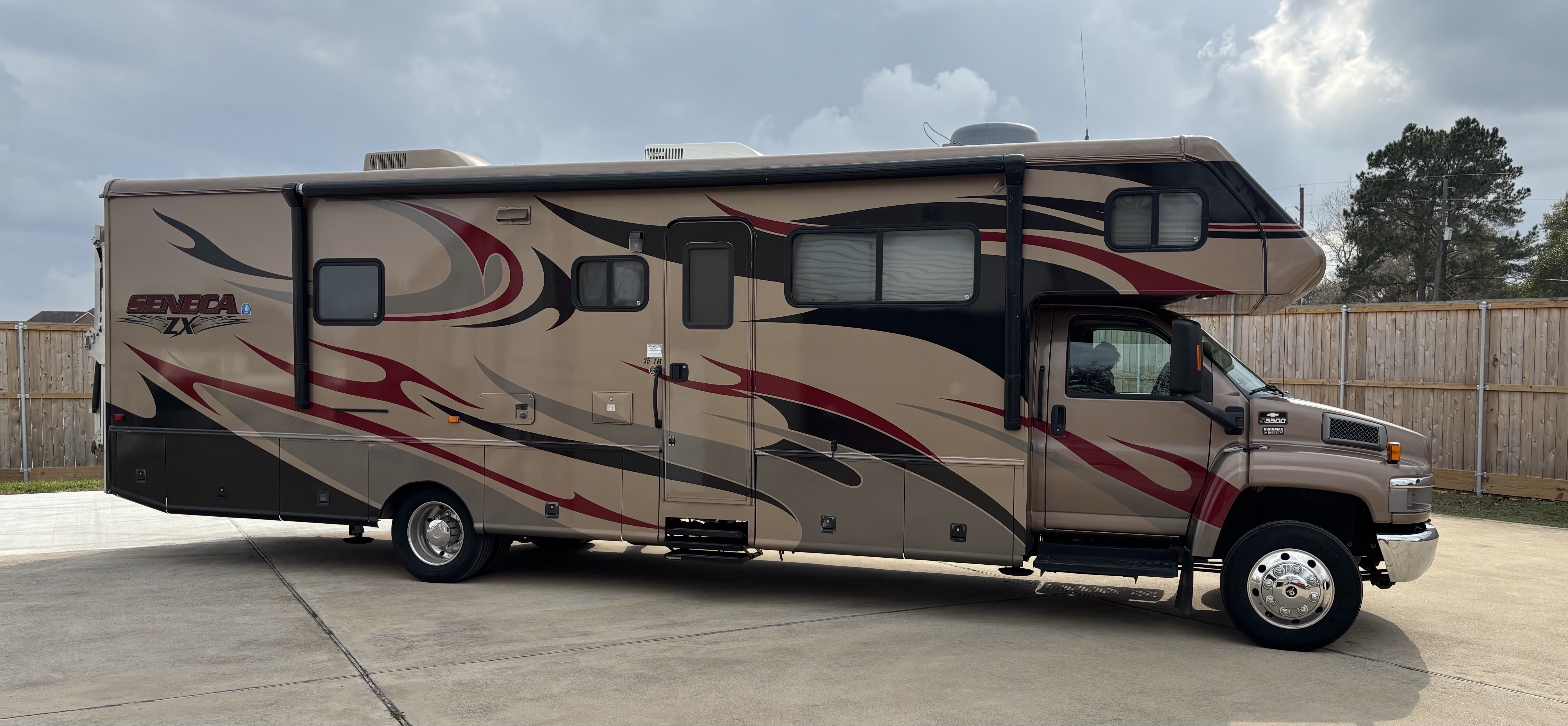 Used Seneca Zx For Sale Near 59635 - Jayco Class C RVs - Class C