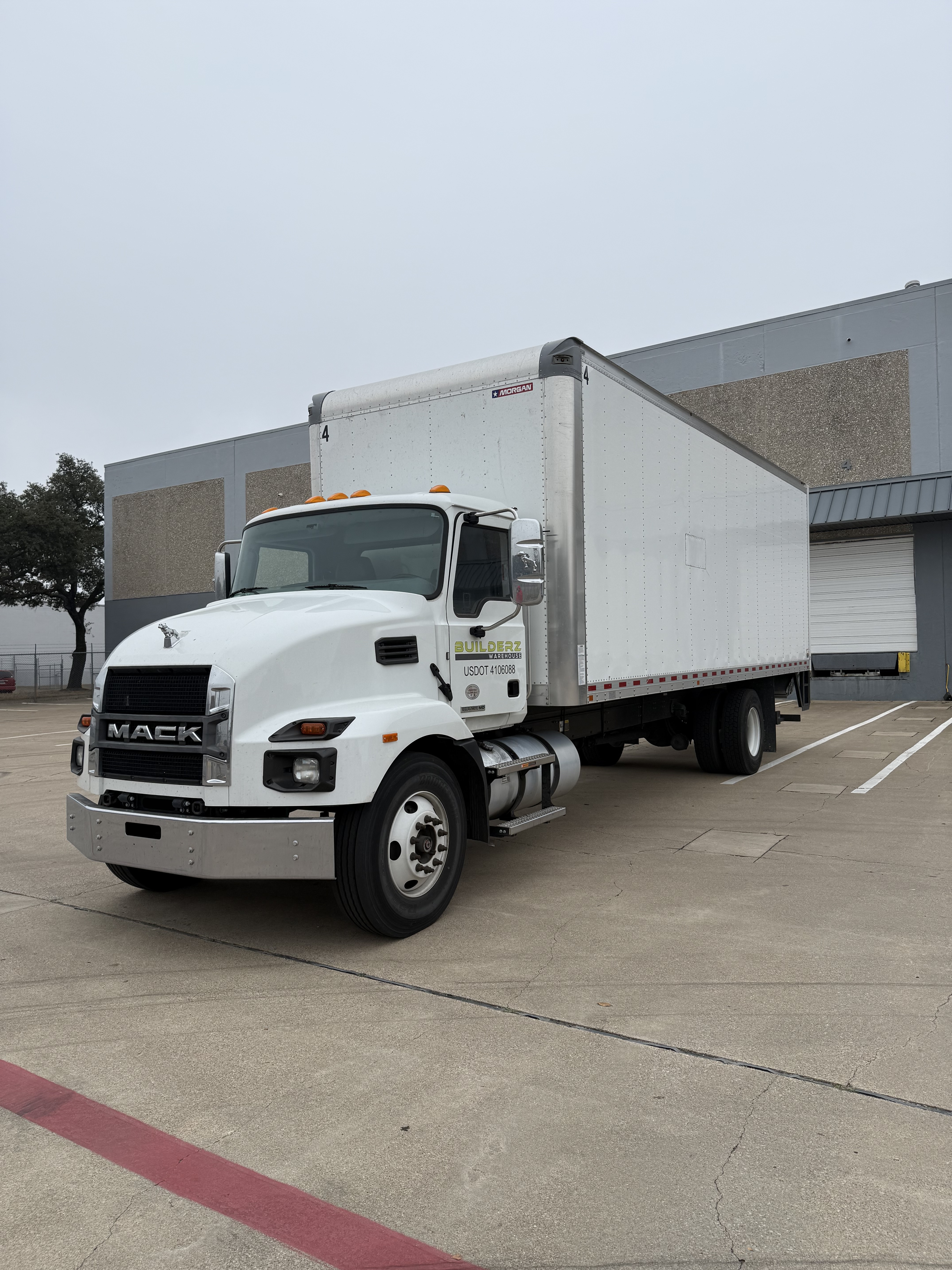 Mack Class 6 Box Truck - Straight Truck For Sale - Commercial