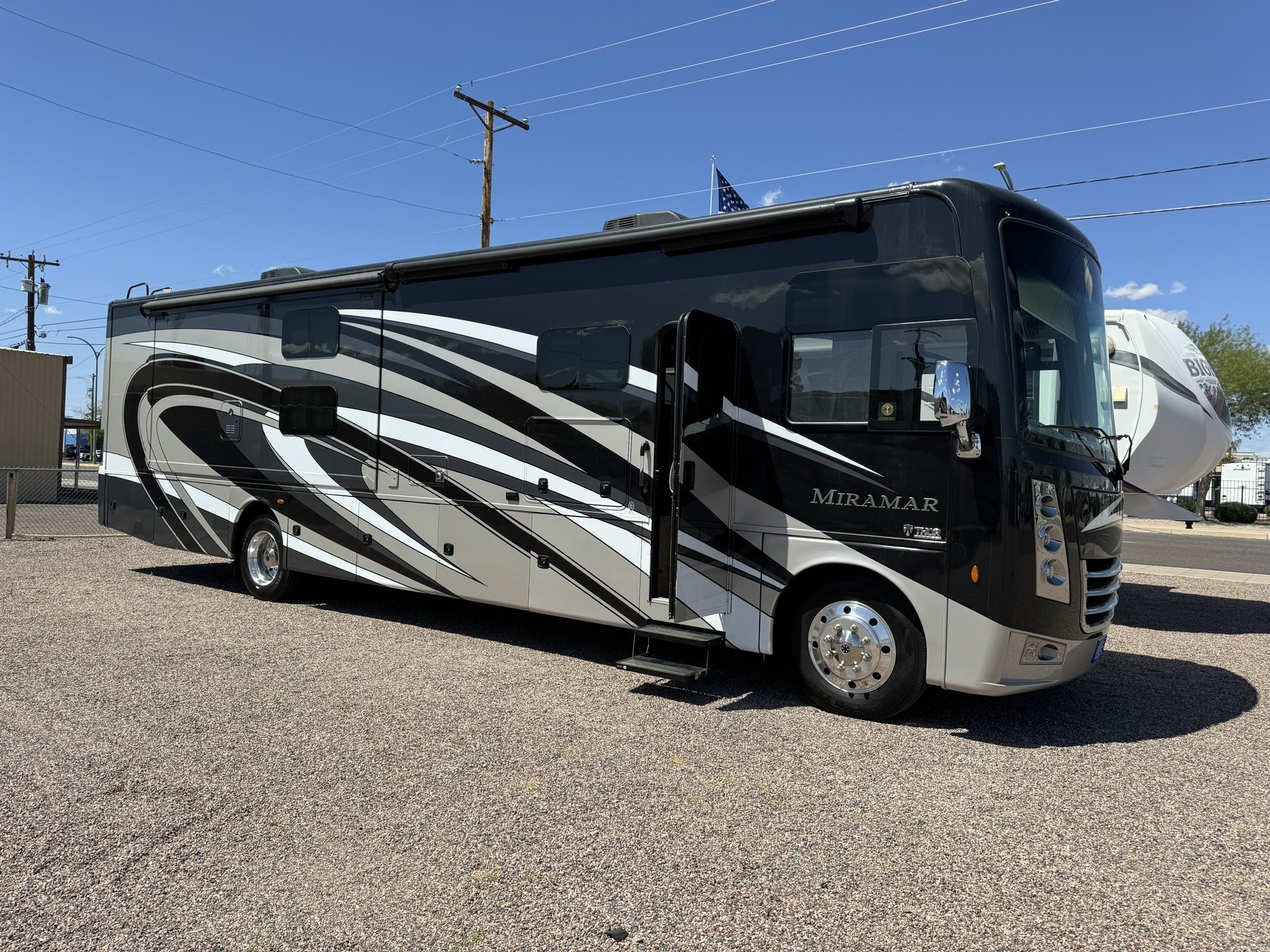 2019 Thor Motor Coach Miramar 37 1 RVs For Sale - RV Trader