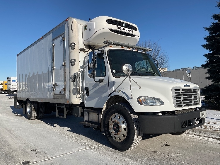 2016 FREIGHTLINER BUSINESS CLASS M2 106 in De Pere, WI