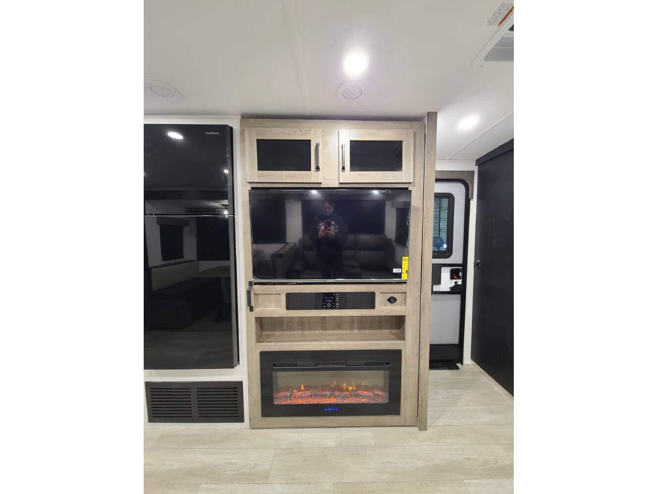 A photo of this 2026 Palomino Solaire 3150TBSS