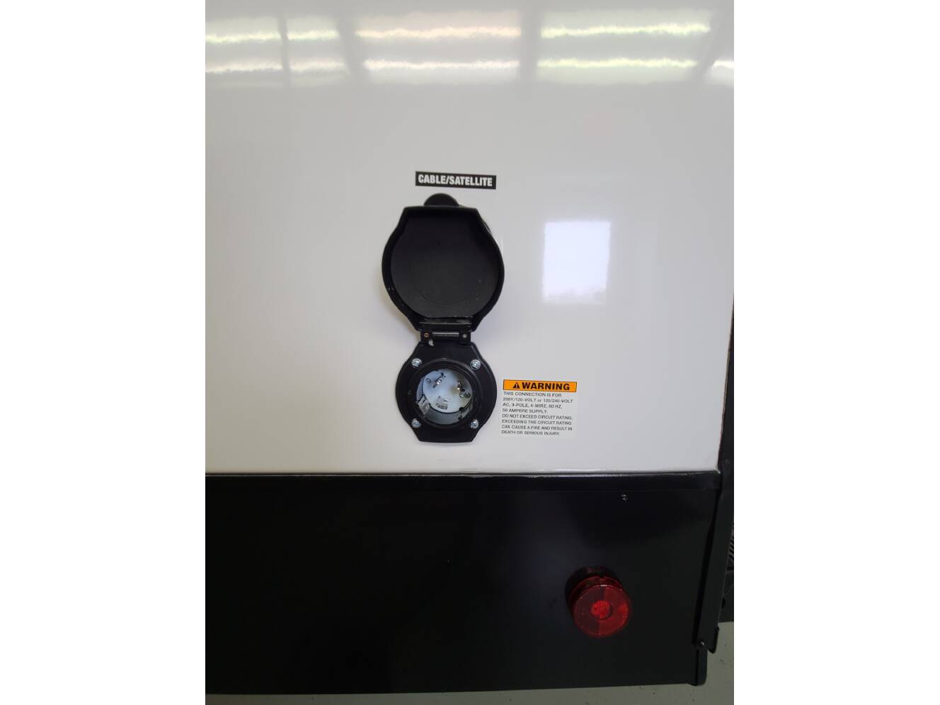 A photo of this 2026 Palomino Solaire 3150TBSS