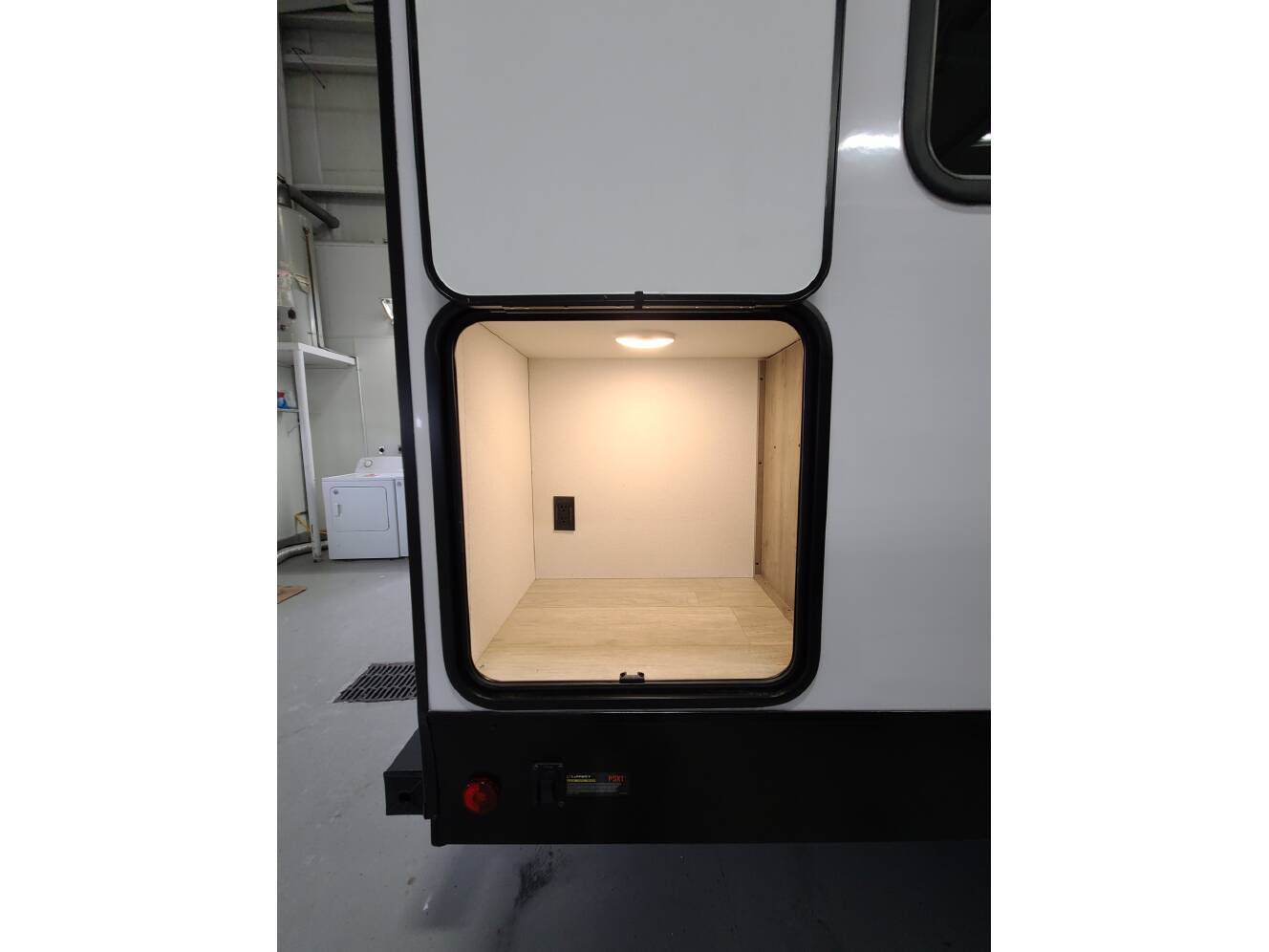 A photo of this 2026 Palomino Solaire 3150TBSS
