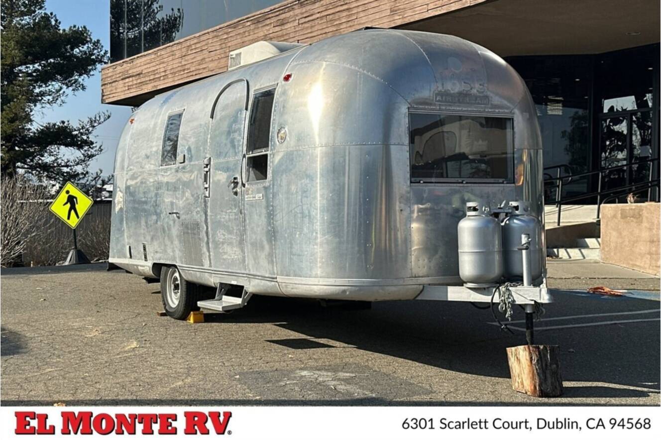 A photo of this 1966 Airstream Safari TWIN