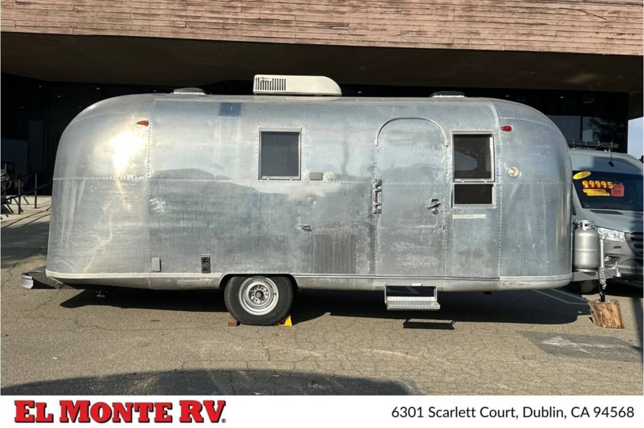 A photo of this 1966 Airstream Safari TWIN