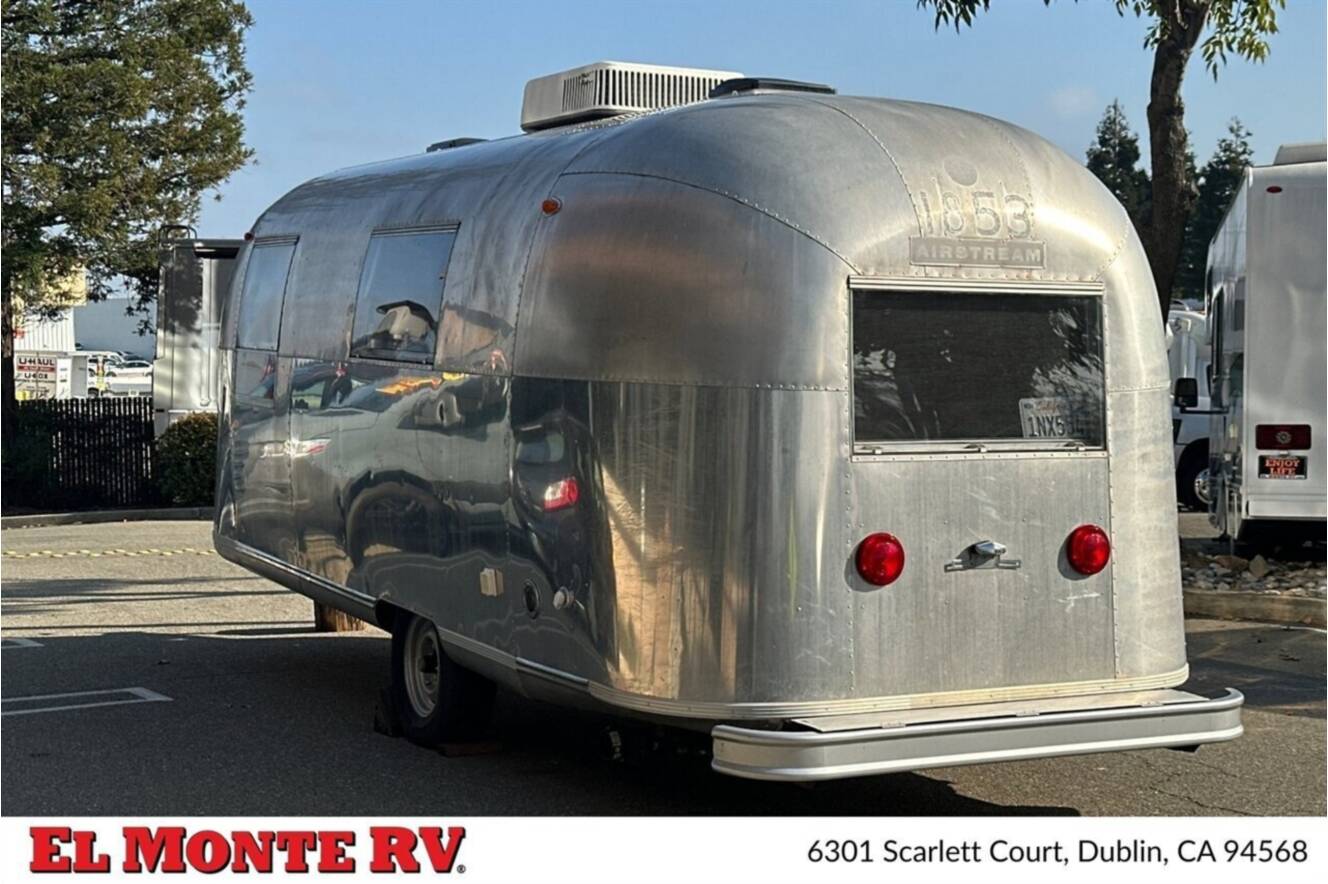 A photo of this 1966 Airstream Safari TWIN