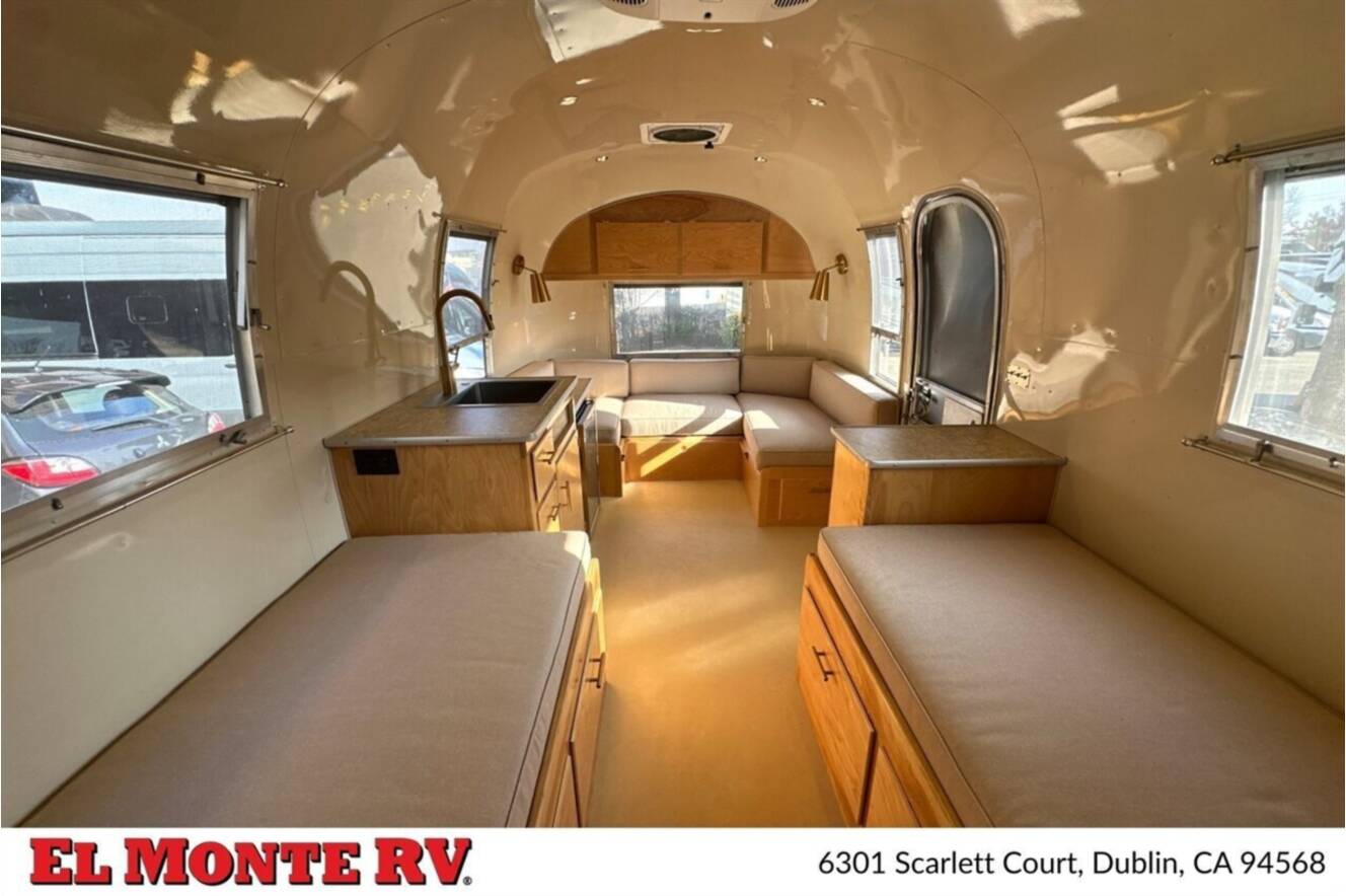 A photo of this 1966 Airstream Safari TWIN