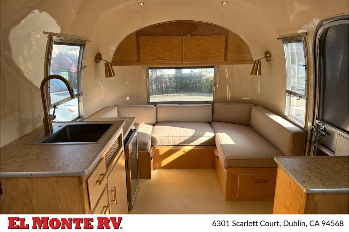 A photo of this 1966 Airstream Safari TWIN