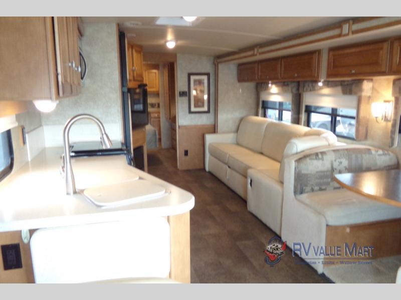 2015 Winnebago VISTA 35F in milford NJ