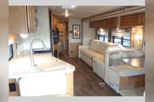 2015 Winnebago VISTA 35F in milford NJ