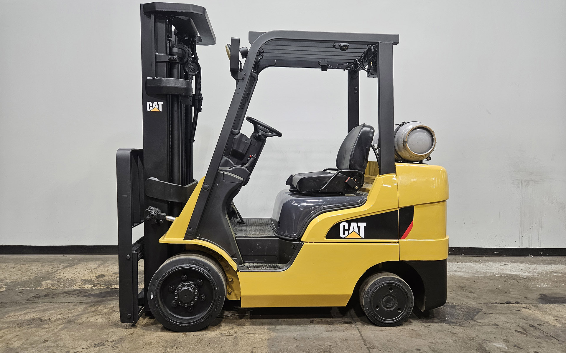 2015 CAT 2C6000 in Cary, IL