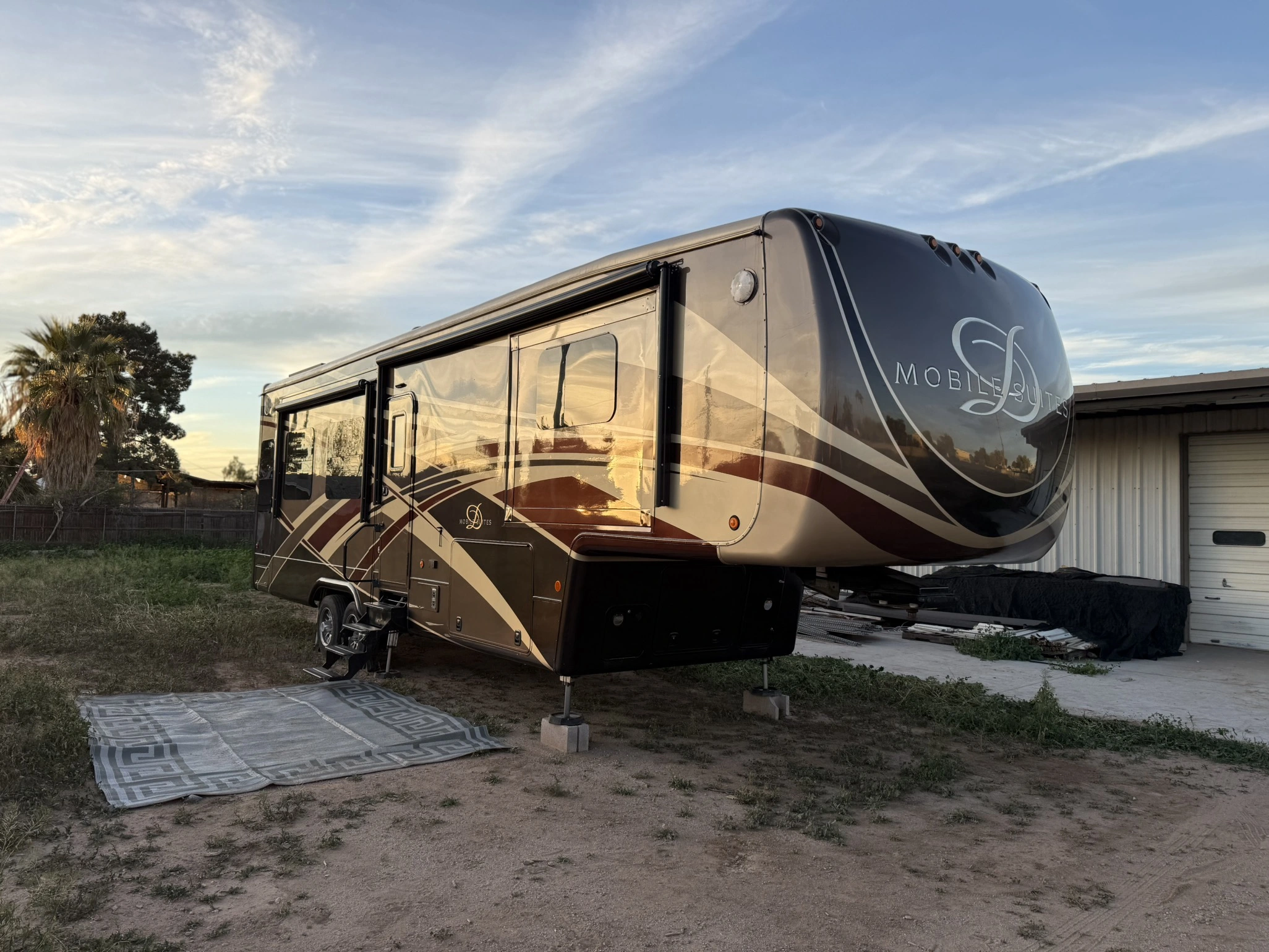 2017 DRV MOBILE SUITES 36RSSB3 RV