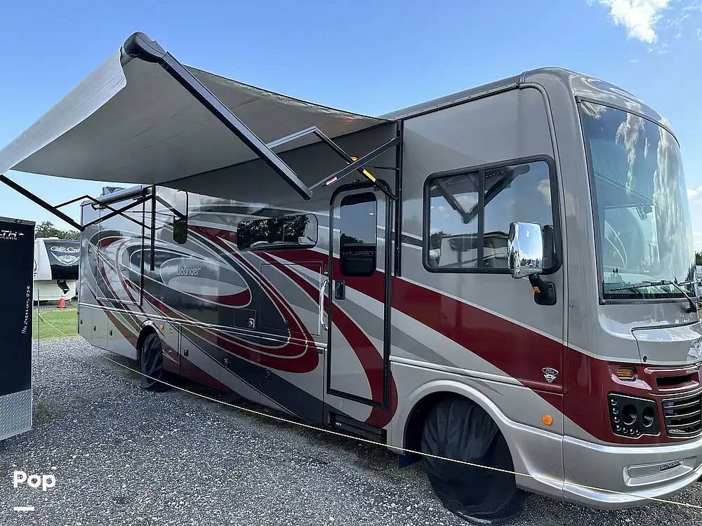 2023 Fleetwood Bounder 35K in ruskin FL