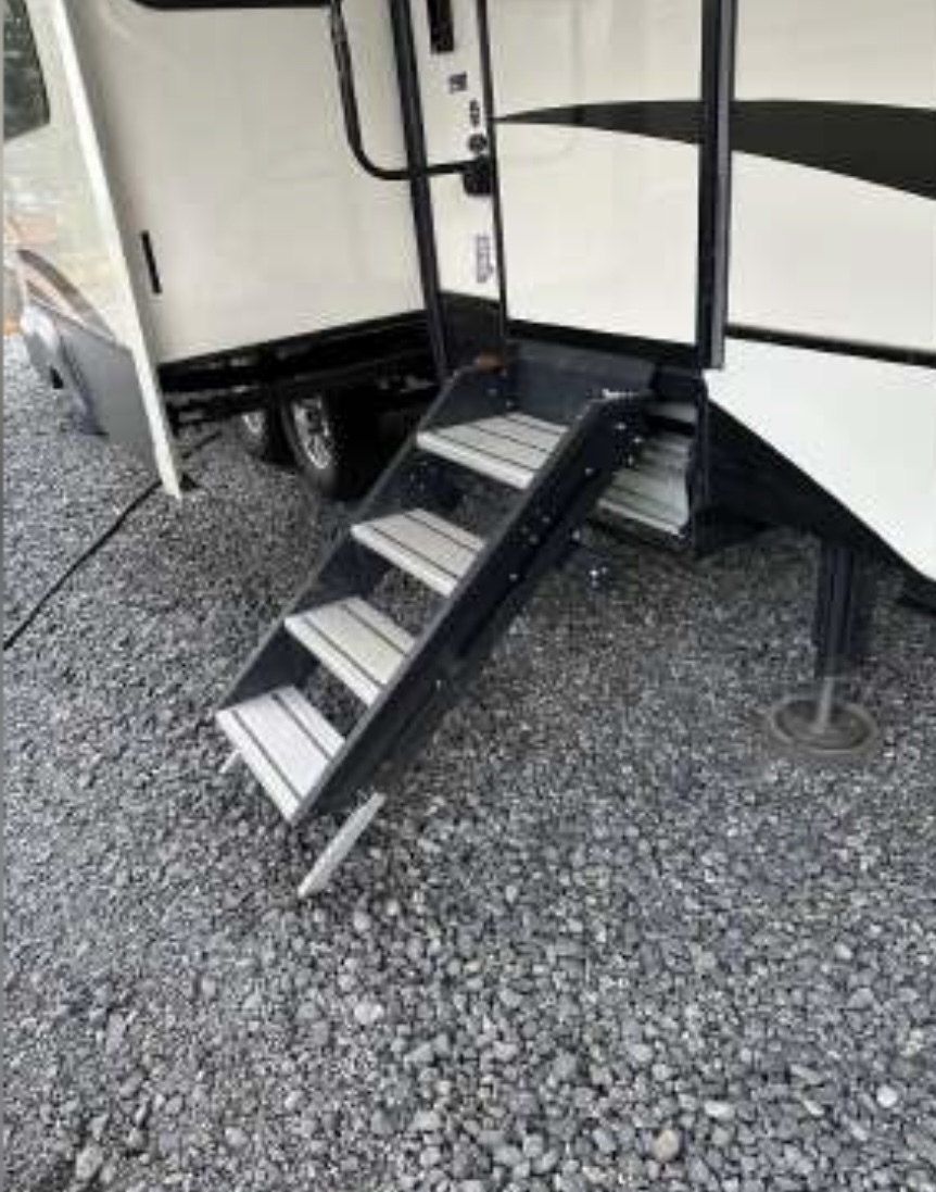 2017 Heartland BIG COUNTRY 4010RD in union OR