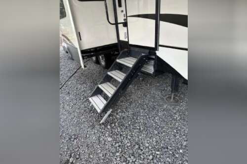 2017 Heartland BIG COUNTRY 4010RD in union OR