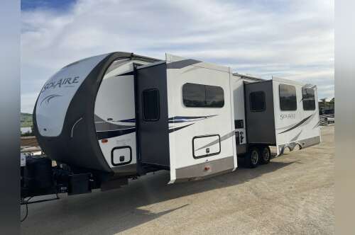 2018 Palomino SOLAIRE 316RLTS in spring valley CA