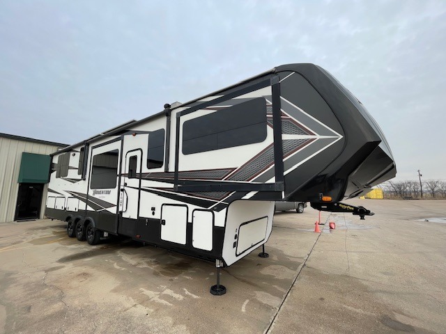 2018 Grand Design Momentum 376TH Fifth Wheel Toy Hauler RV