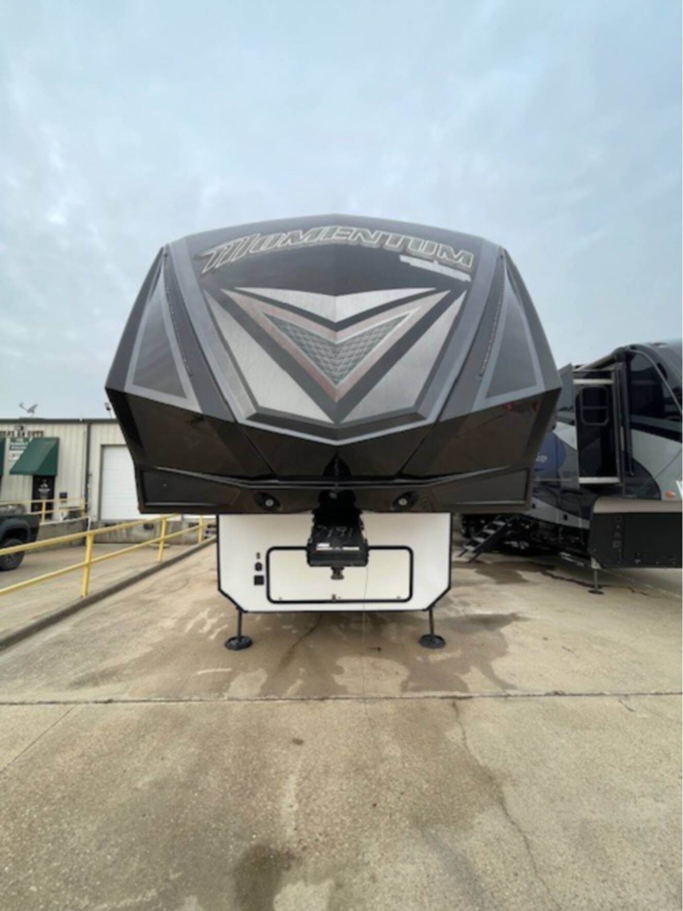 A photo of this 2018 Grand Design Momentum 376TH