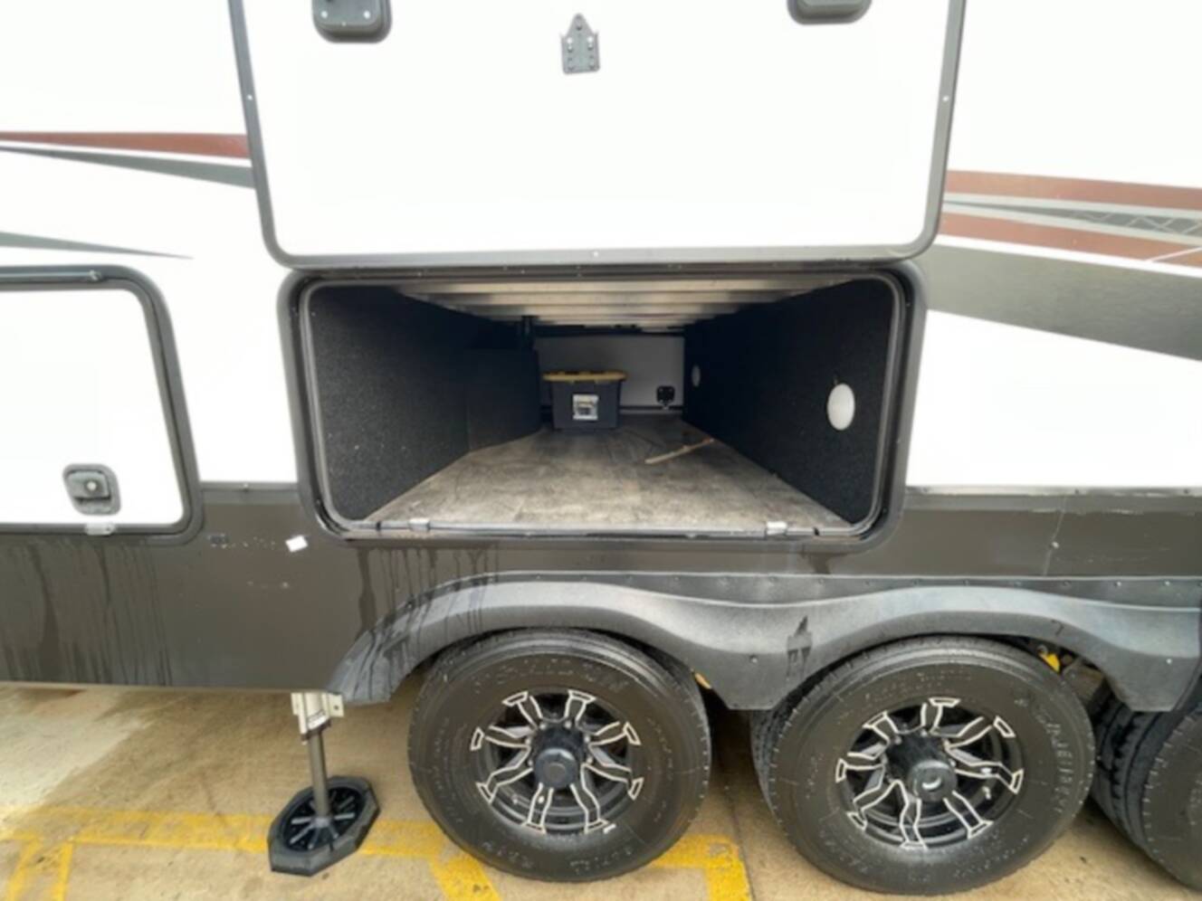 A photo of this 2018 Grand Design Momentum 376TH