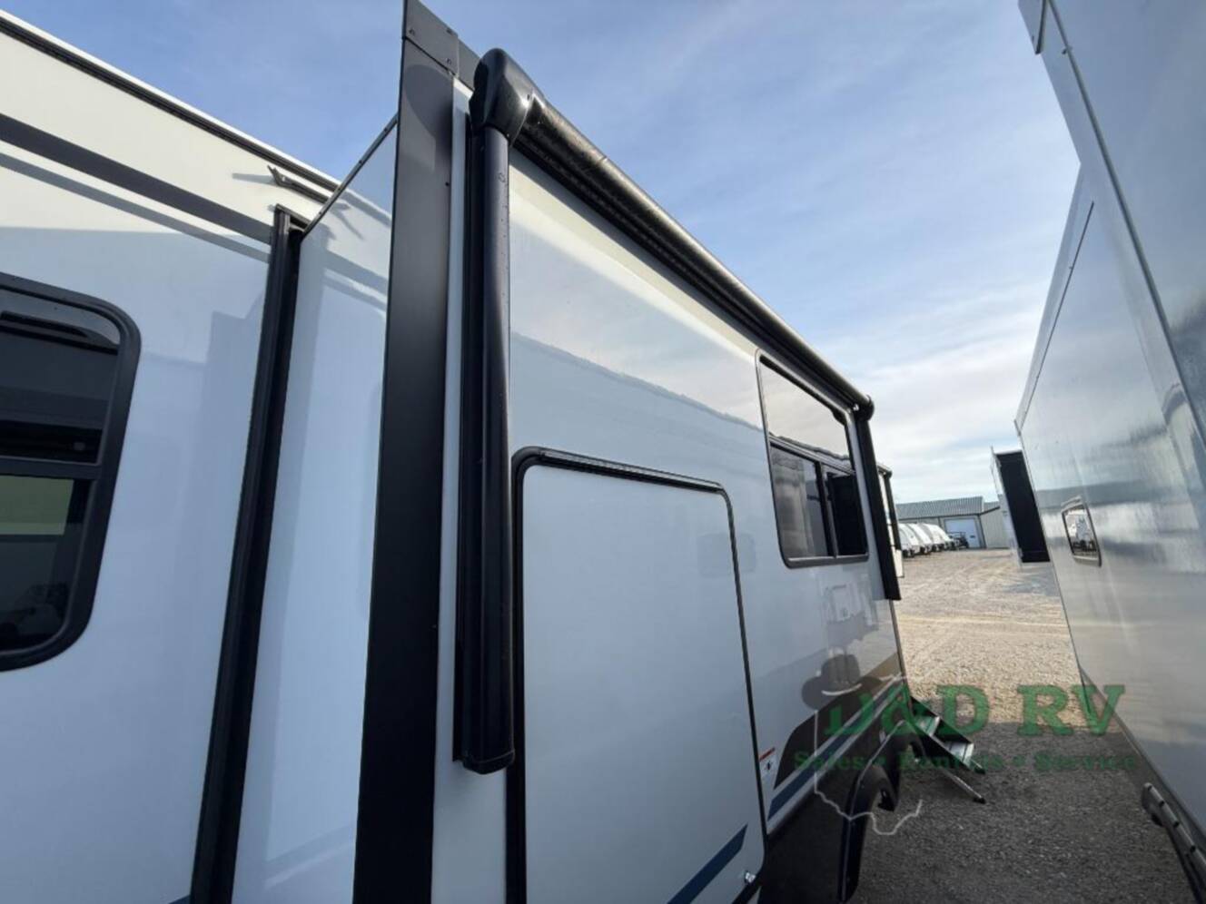 A photo of this 2026 Keystone Rv Alpine Avalanche Edition 338GK