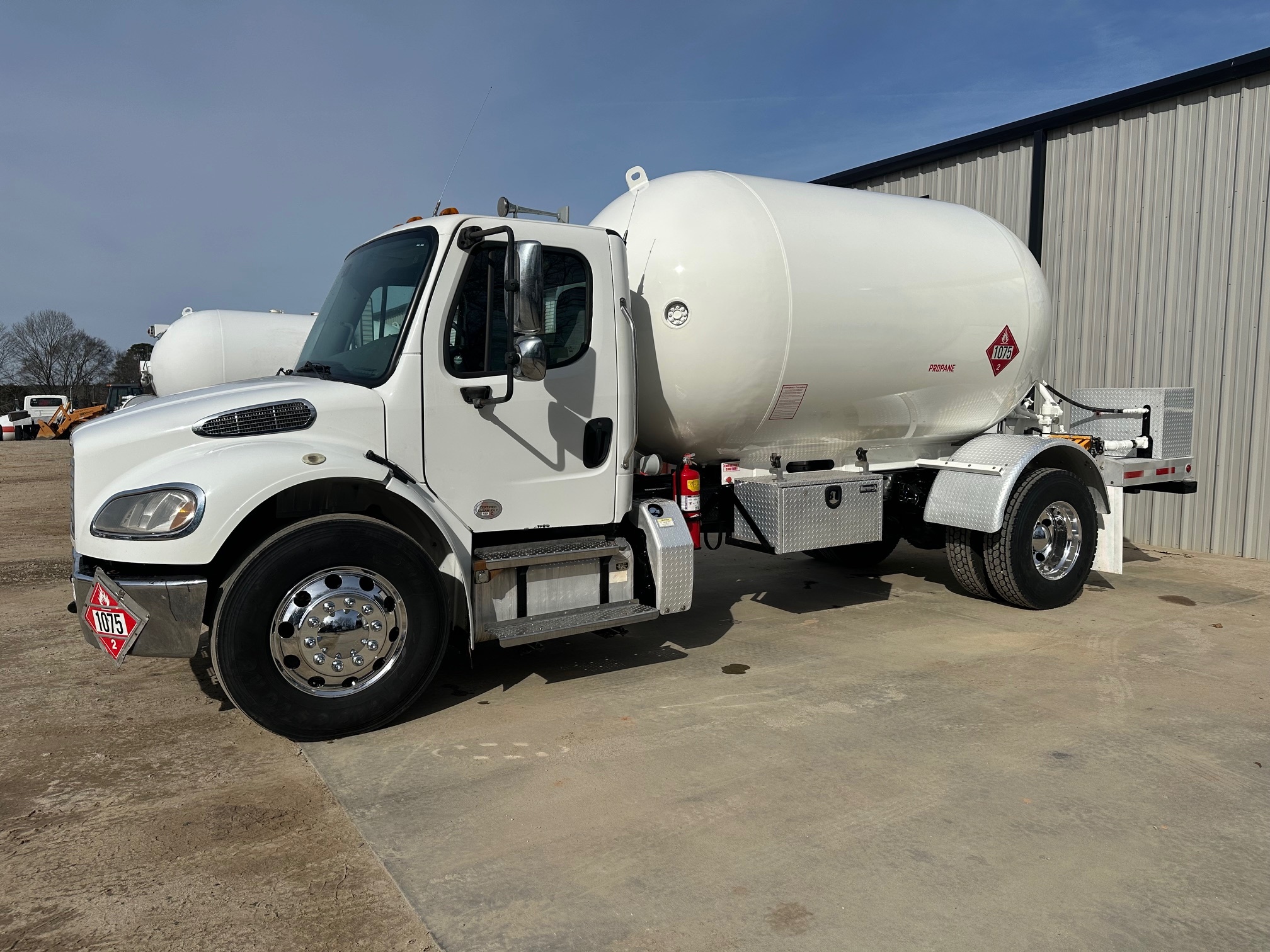 2018 FREIGHTLINER BUSINESS CLASS M2 106 in Miami, FL