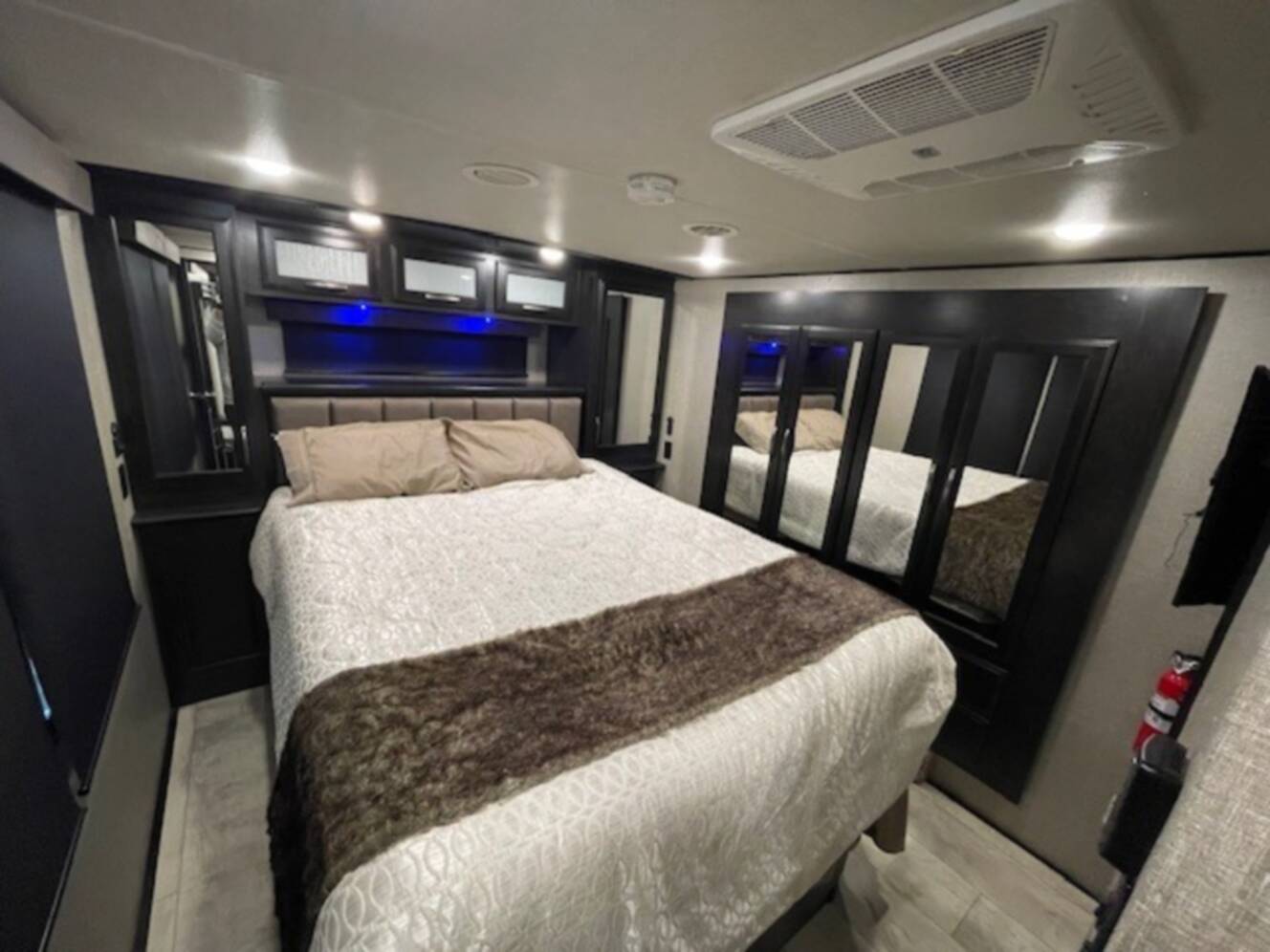 A photo of this 2018 Grand Design Momentum 376TH