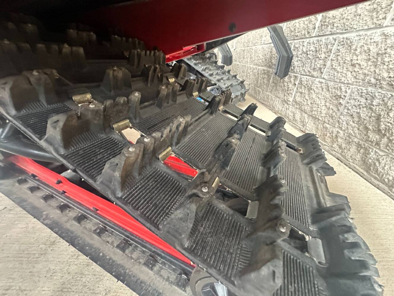A photo of this 2022 Lynx RAVE RE 850 E-TEC Ice Ripper XT 1.5 M.S./E.S.