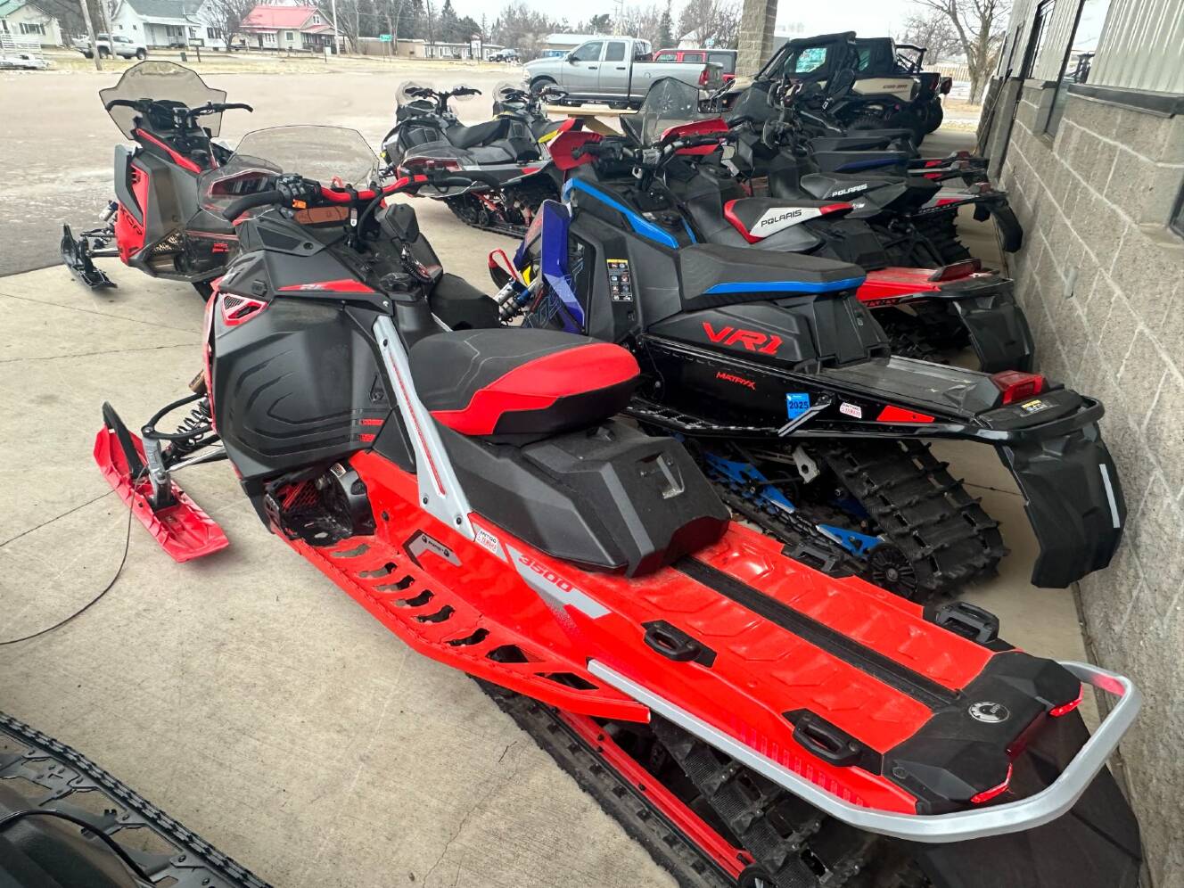 A photo of this 2022 Lynx RAVE RE 850 E-TEC Ice Ripper XT 1.5 M.S./E.S.